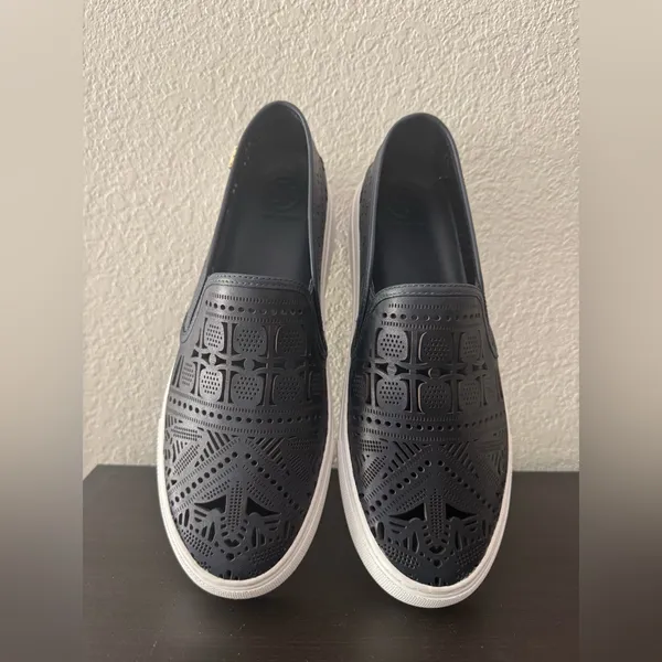 NWOT $250 Tory Burch Deep Navy Lennon Slip On Laser Cut Out Leather Sneakers 8.5 - Image 3