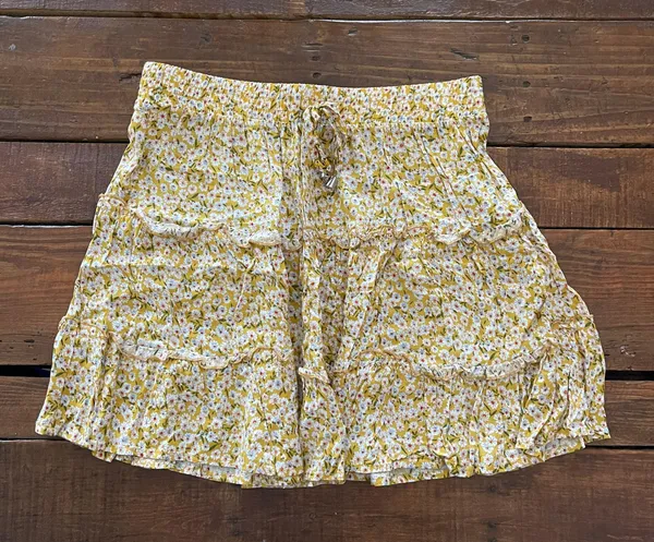 Amazon Yellow Skirt - Image 2