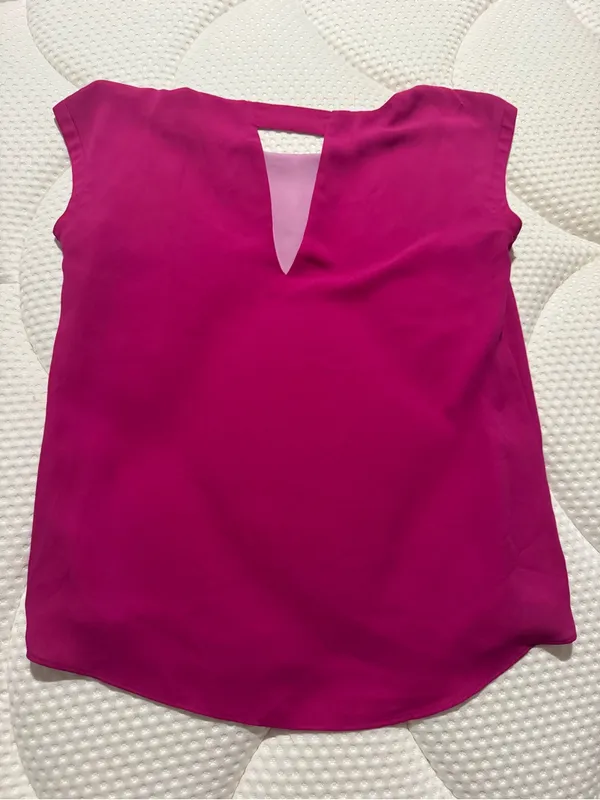 Express Women’s reversible pink/fuchsia dress shirt - Image 3