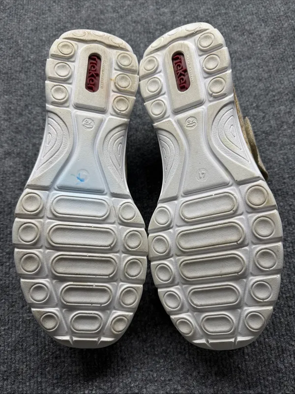 Rieker Nikita 99 Mary Jane Sneakers in the Perle/Cement colorway - Image 7
