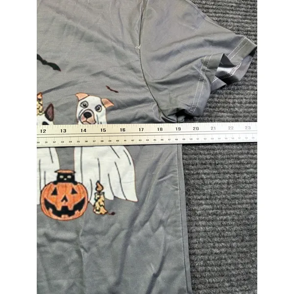 Gray Halloween Ghost Dogs Graphic T-Shirt Short Sleeve Womens Medium Gray Casual - Image 6
