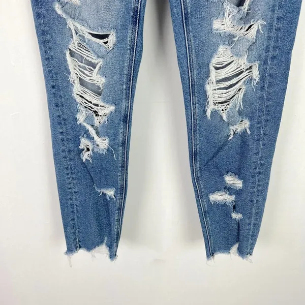 American Eagle Distressed Stretch Mom Jean Ankle Length Size 2 EUC T2586 - Image 3