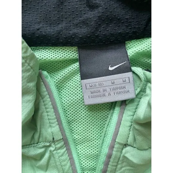 Nike women Lightweight Windbreaker Running Green ‎ Jacket Athletic Zip-Up M - Image 2