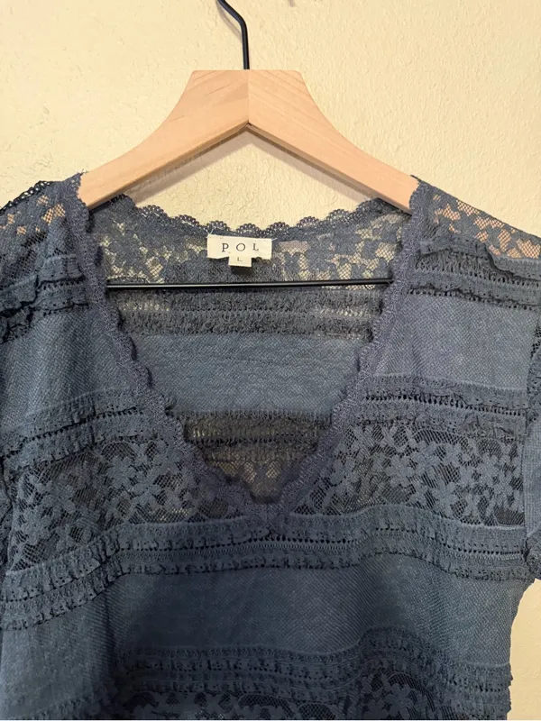 POL V-NECK LACE SHORT SLEEVE TOP Grey Size Large - Image 5