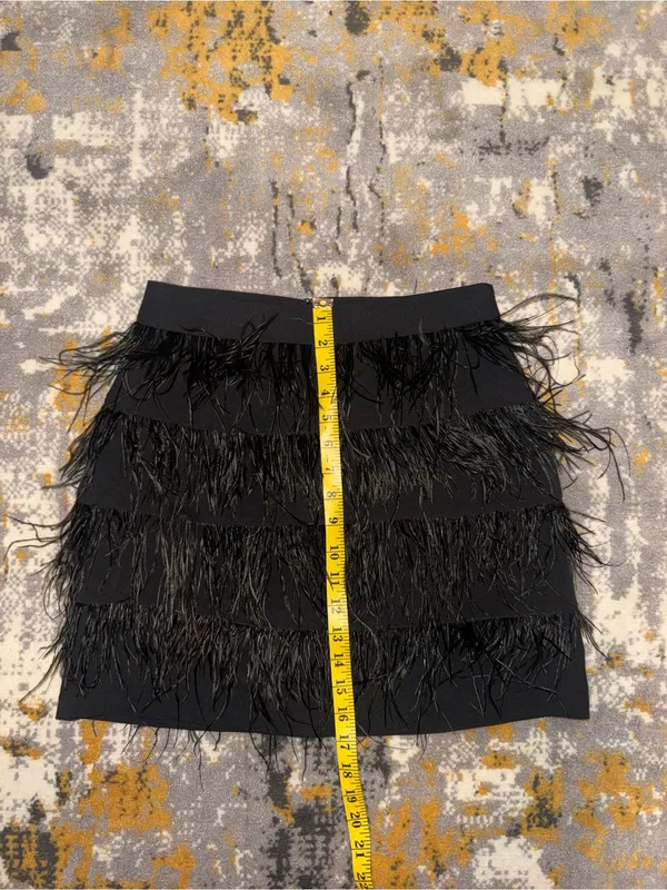 Gianni Bini GB black feather mini skirt size small - Image 4