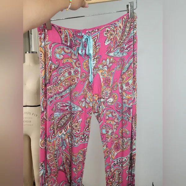 P.J. Salvage Women's pajama Paisley Print Pink Pants. Size L-G. As Is. - Image 4
