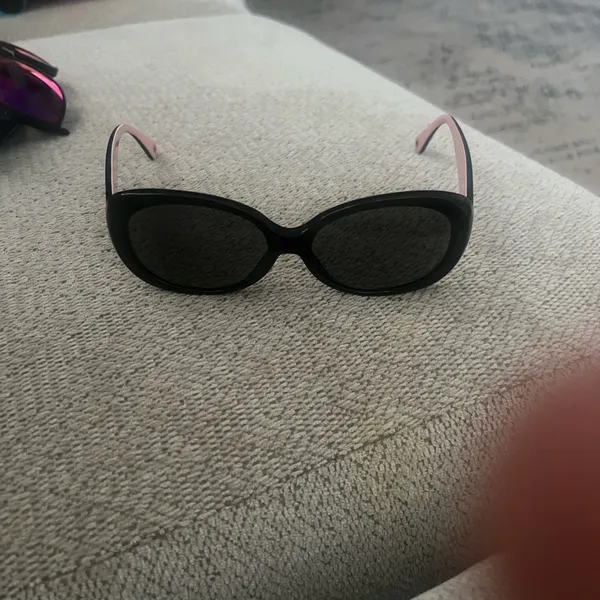 Coach Chic Black and Pink Sunglasses frames - Image 10