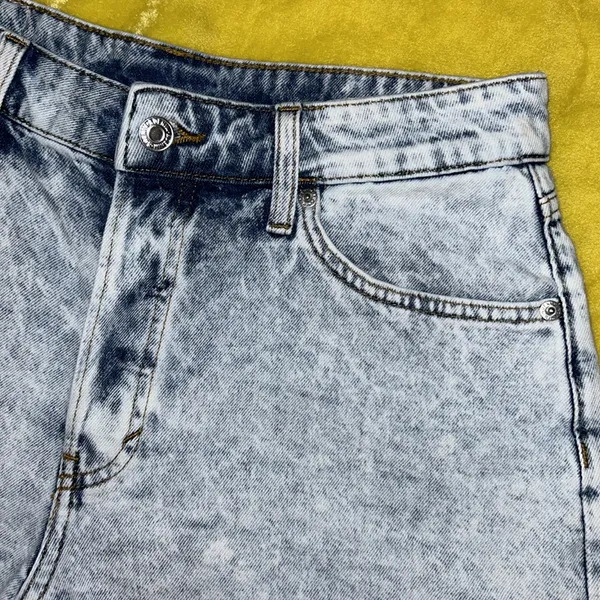 & Denim Short Cheeky Size 10 Curvy Fit Jean Shorts - Image 3