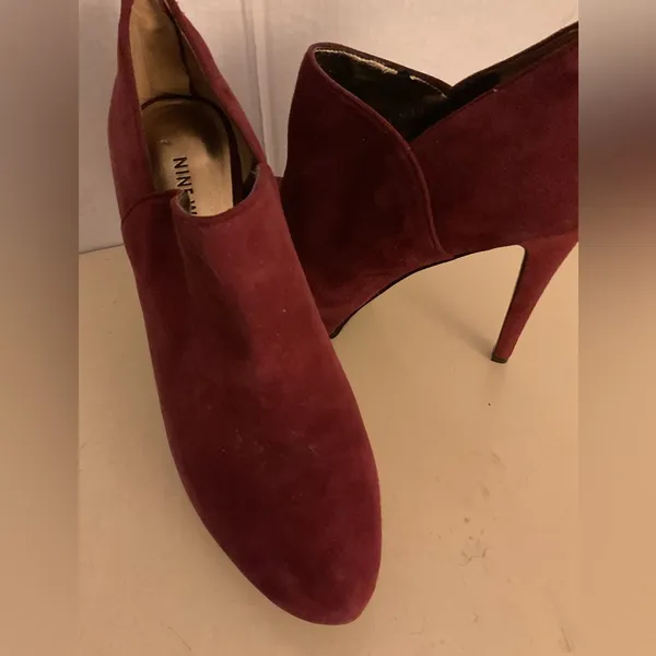 Nine West Women's Suede burgundy platform Heels vintage boots size 8 - Image 3