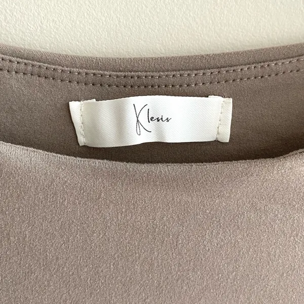 Klesis Taupe Cropped Long-Sleeve Top with Cutouts on Sleeves, Size S - Image 7