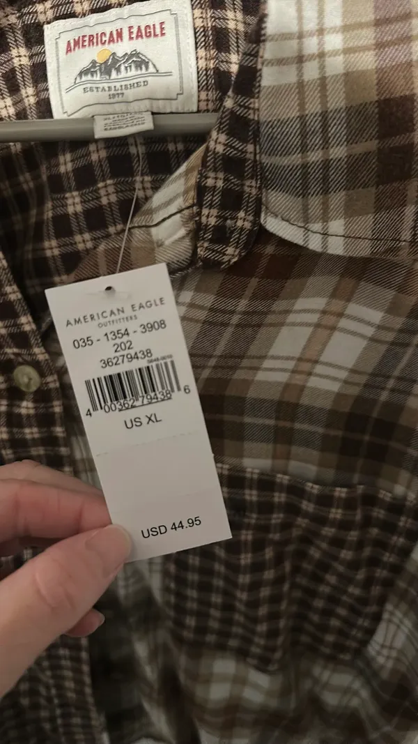 American Eagle Cropped Flannel - Image 3
