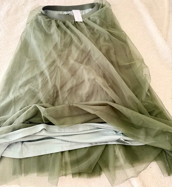 NWT Baltic Born Sage Green Tulle Midi Skirt Size Small - Image 3