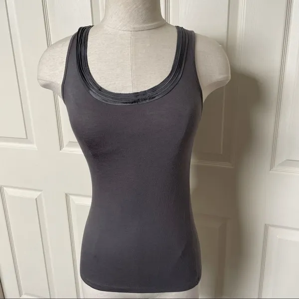Banana Republic grey tank with layered neckline - Image 8