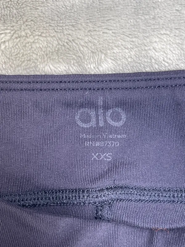 ALO Yoga Navy Mid Rise Performance Leggings Pilates Gym Training Outdoor XXS - Image 4