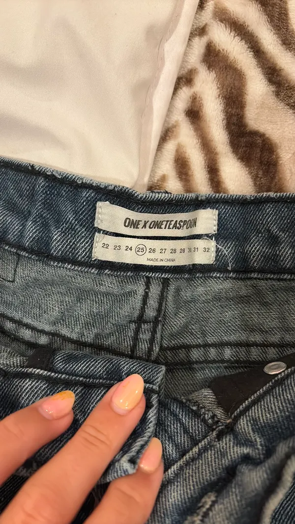 One Teaspoon Denim Shorts - Image 4