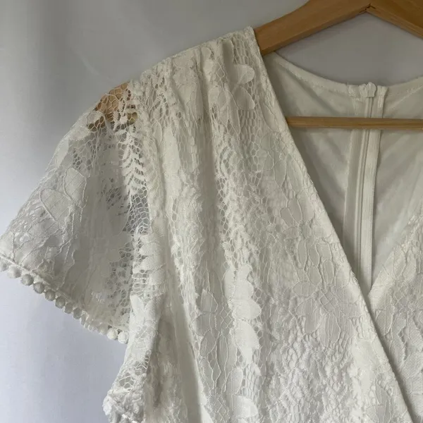 Formal knee‎ length women size small lace dress frills wraparound design v-neck - Image 2