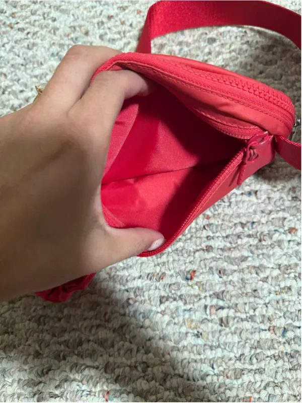 Lululemon Everywhere Belt Bag *1L Fuchsia Pink Red Crossbody Adjustable - Image 6
