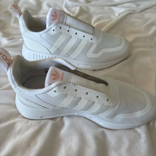 Women’s Adidas White/Pink Sneakers - Image 4
