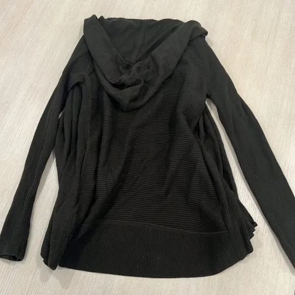 Lululemon green sweater - Image 3
