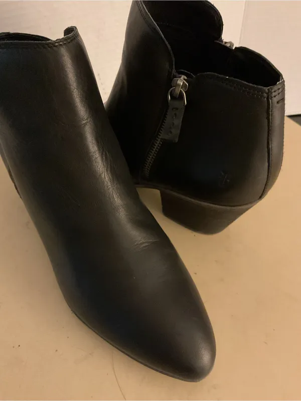 Frye women black leather Chelsea Judith heel boots US 10 - Image 3