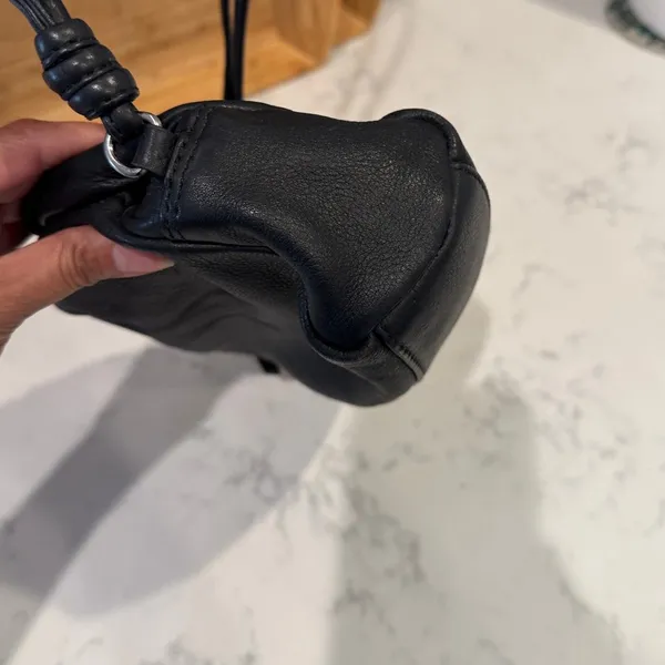 Black leather adjustable strap crossbody shoulder bag minimalist retro western - Image 5