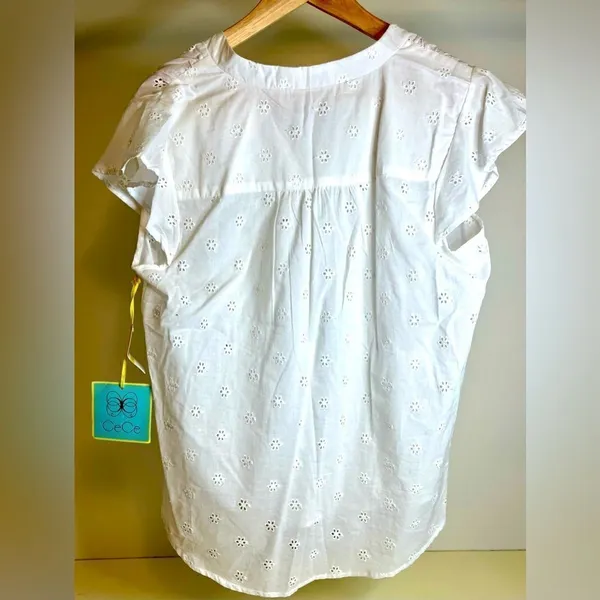 NWT white CeCe eyelet Top- medium - Image 3
