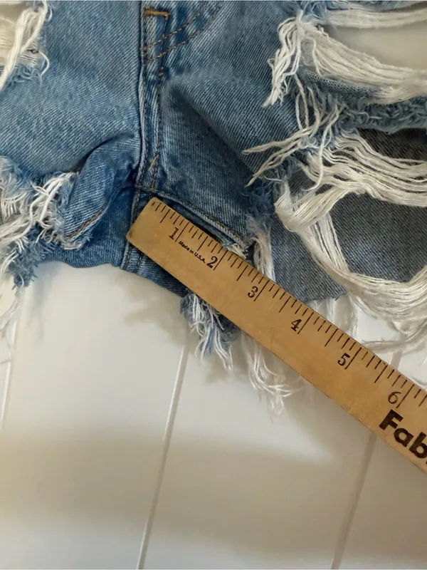 Levis Distressed Light Blue Denim Shorts - Unbranded - Image 6