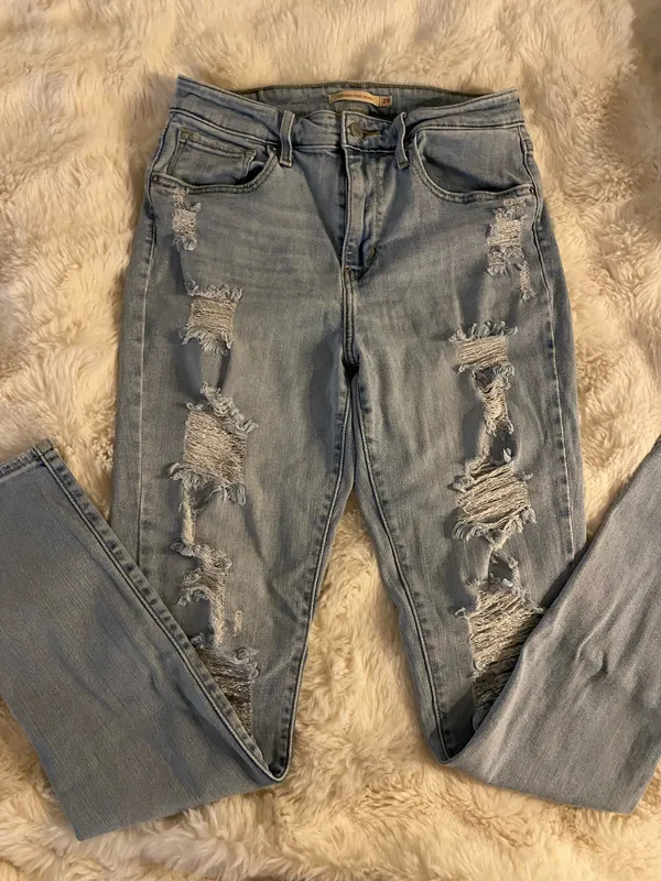High-Rise Levi’s Skinny Jeans 721 - Image 3