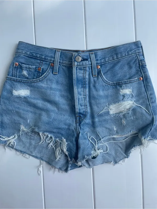 Levi’s 501 High Rise Shorts, Size 28 - Image 3