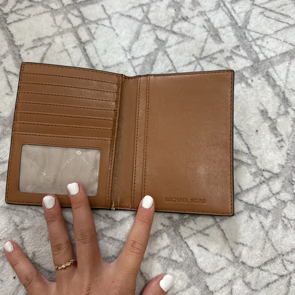 Michael Kors Wallet  - Image 4
