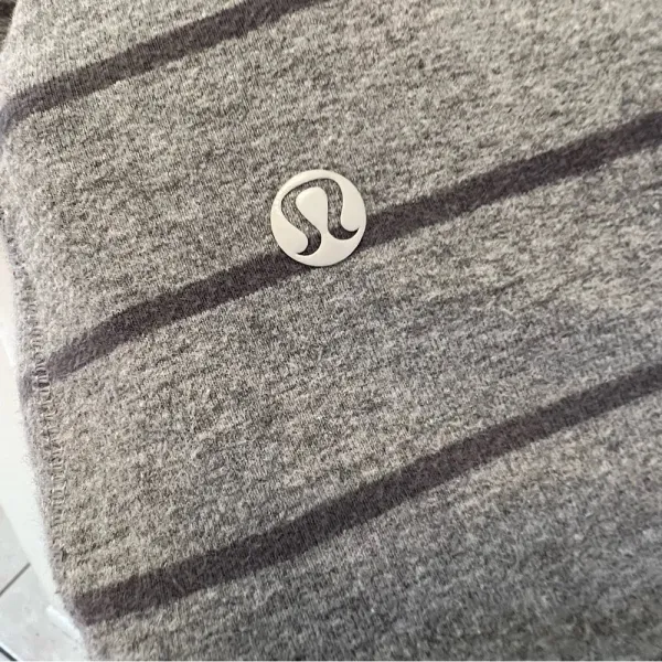 Lululemon top of the class‎ vented rear full zip hoodie size 8 gray - Image 7