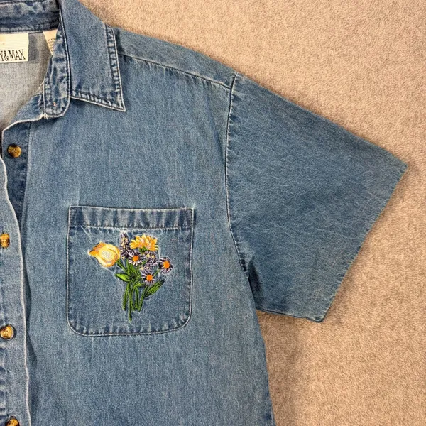 Casey & Max Short Sleeve Denim Shirt Women's Small Blue Floral Embroidered - Image 3