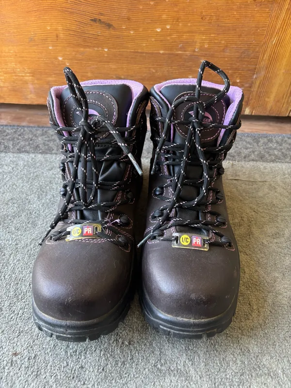 Women's Avenger Composite Toe WP Hiker Work Boot 7123 - size 8.5 - Image 8