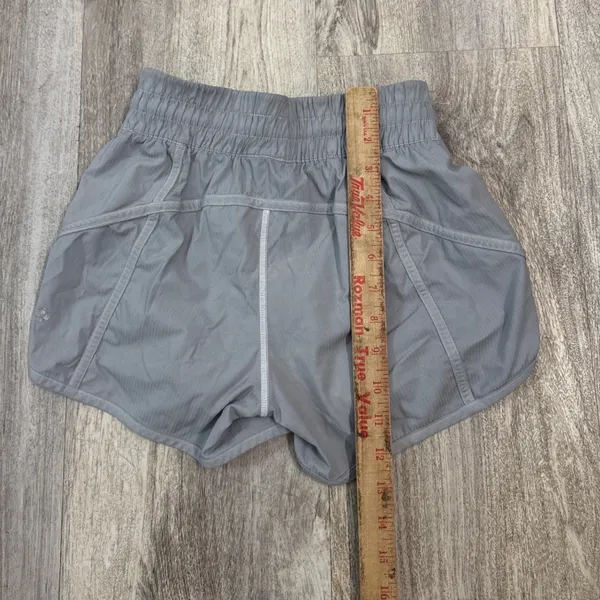 Lululemon Tracker Short V 4" Grey Athletic Running Shorts Size 4 - Image 7