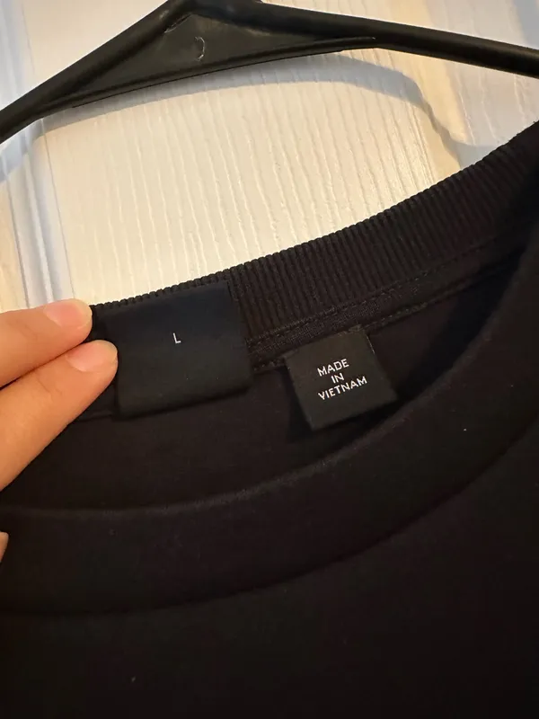 Hugo Boss Sweatshirt - Image 2
