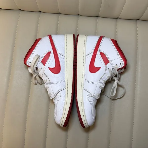 Jordan 1 Mid SE Sneakers Size 6Y Womens 7.5-8 Nike Red and White High-Top Shoes - Image 7