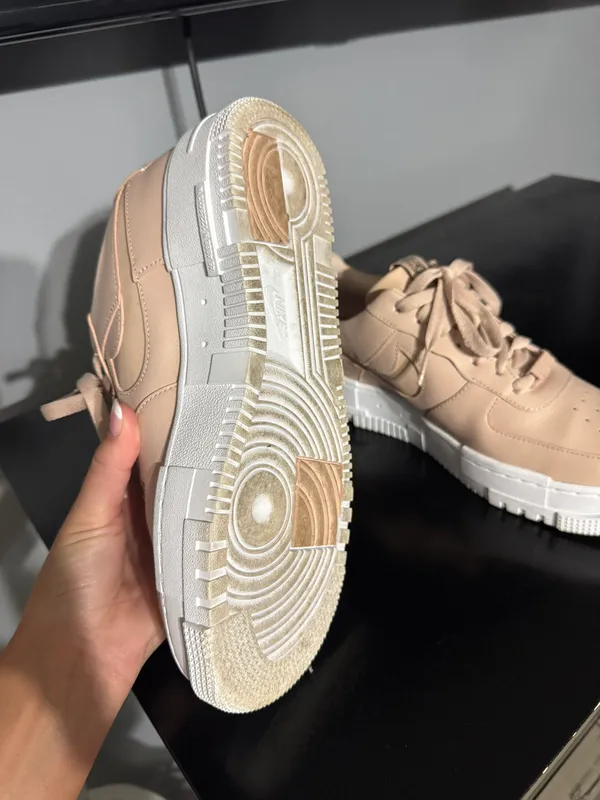 Nike shoes - Image 3