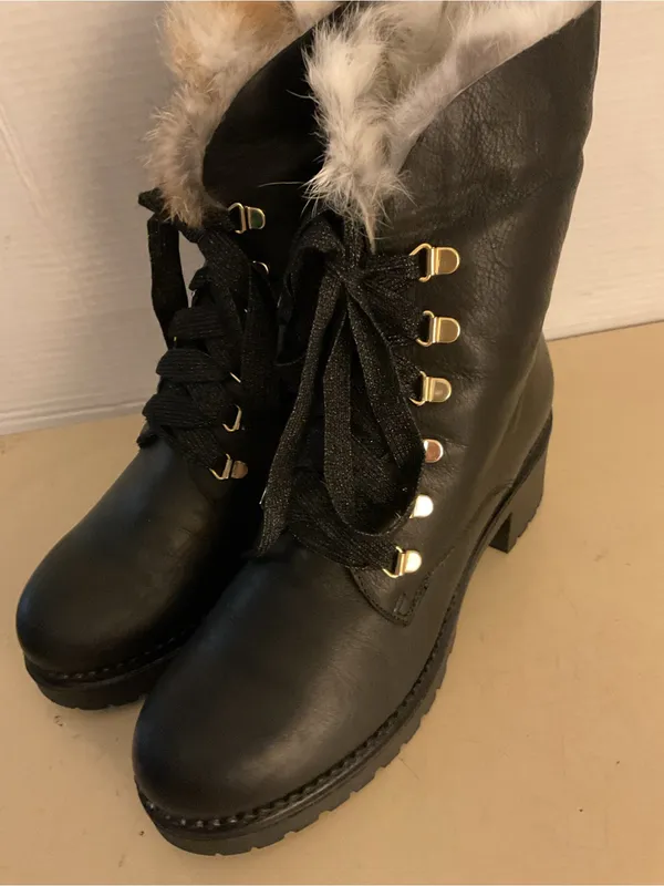 275 Central women black leather fur platform combat waterproof boots US 8 - Image 2