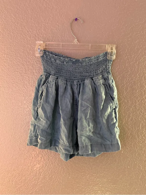 Joie Blue Lyocell Smocked High Rise Pull On Shorts Pockets Size Small - Image 3