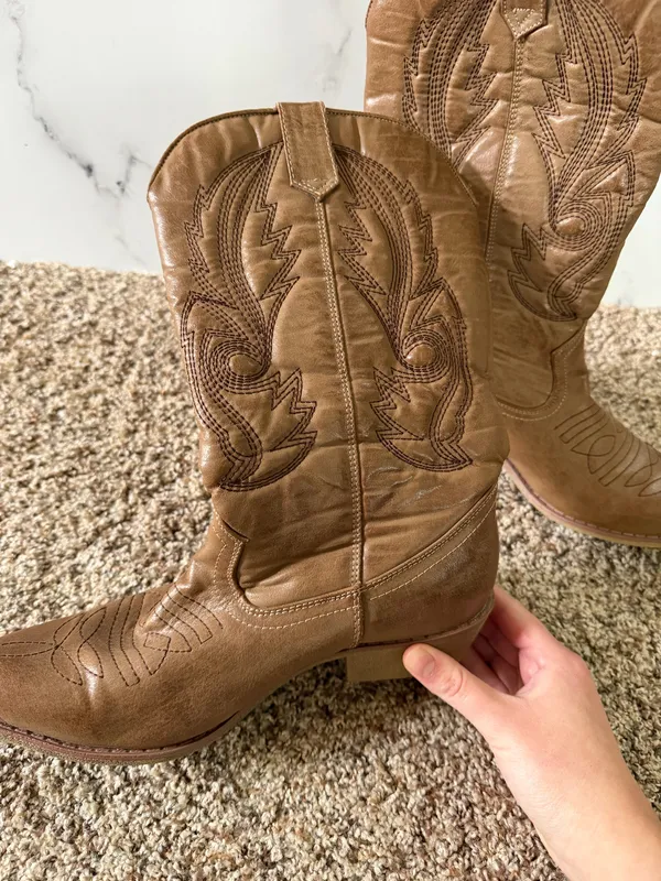 Brown Cowboy Boots Size 8 - Image 3