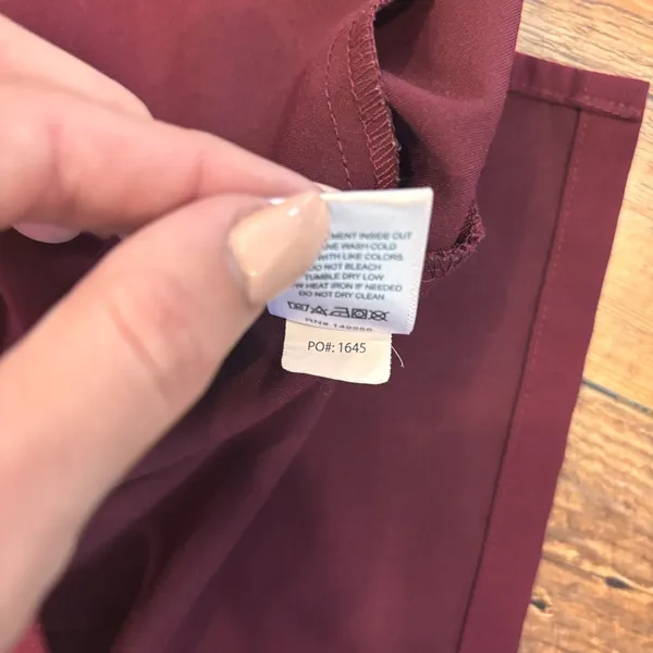 Figs Top Womens Size M Burgundy Red Technical Collection Casma Scrub Top FW1100 - Image 4