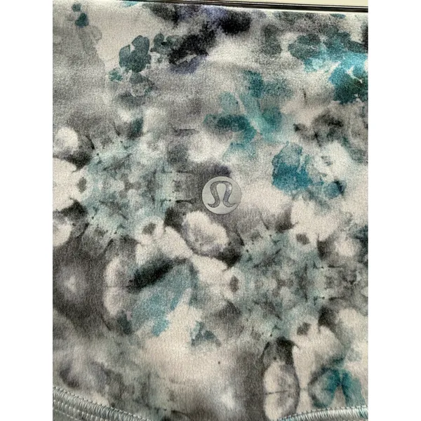 Lululemon‎ Align High Rise Short 8 Womens 16 Kaleidofloral Multi Nulu Yoga Biker - Image 3