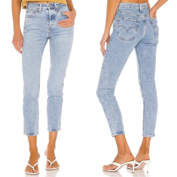 Levi’s Wedgie Straight Leg Jeans Sz 28 Light Wash Button Fly - Image 2