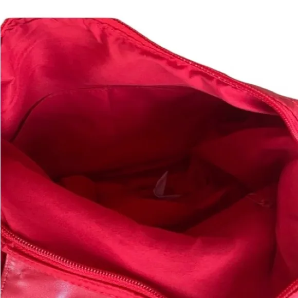 Cute Cross Body/Handled Bag. One zipper and 2 inside pockets. NWT - Image 6