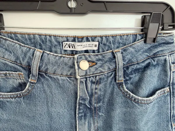 ZARA High Rise Straight Leg Cropped Jeans Light Wash Size US 4 / 26 - Image 2