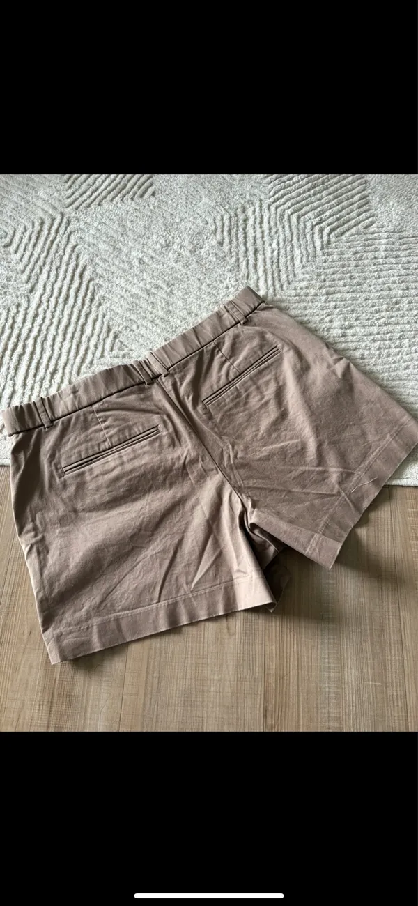 Abercrombie & Fitch Khaki Shorts Mid Rise NWT - Image 5