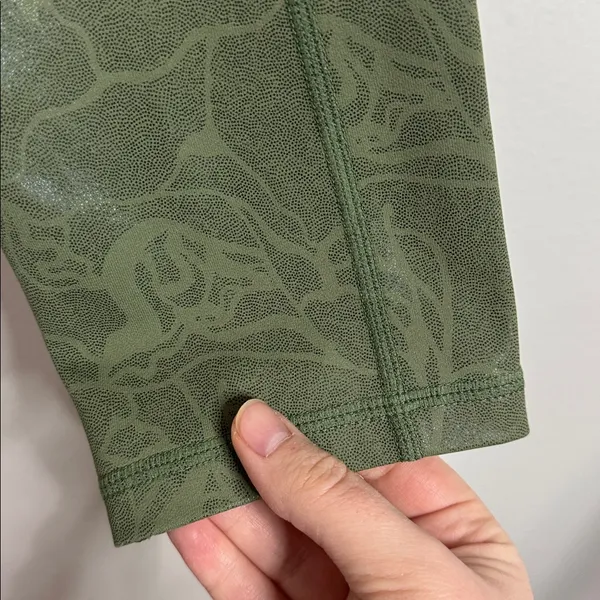 Zyia Active Light n Tight Olive Maze Green High Waist Crop Leggings size 8-10 - Image 6