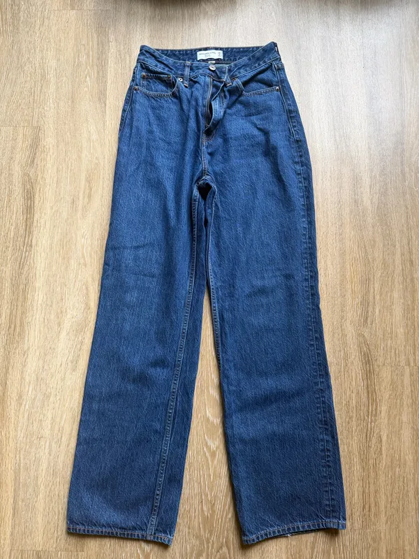 Abercrombie Curve Love High-Rise Loose Jeans - Image 3
