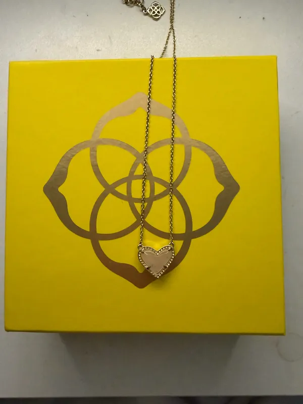 Kendra Scott Heart Necklace - Image 3