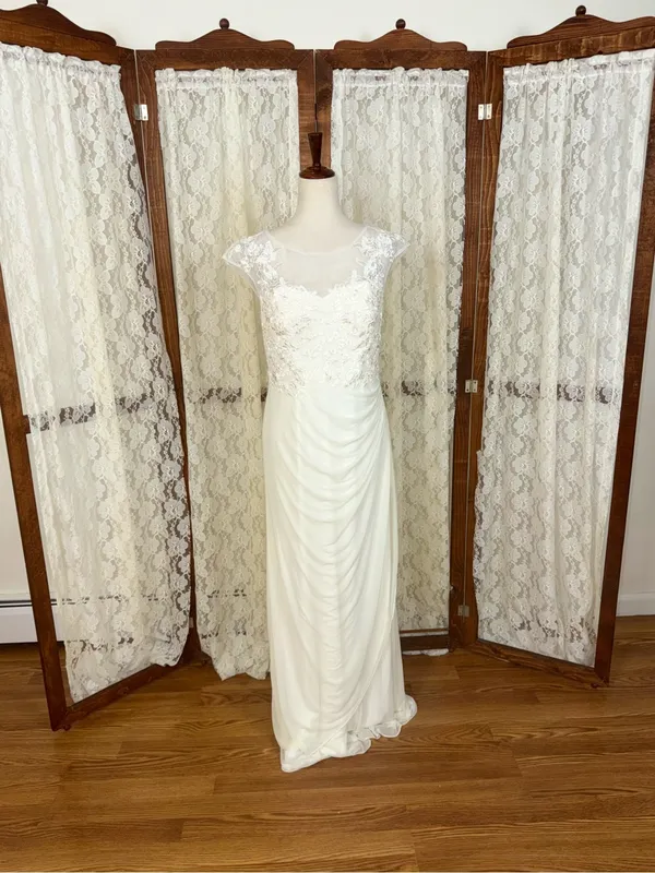 Elegant New David’s Bridal Chiffon Mesh Wedding Gown - Image 3